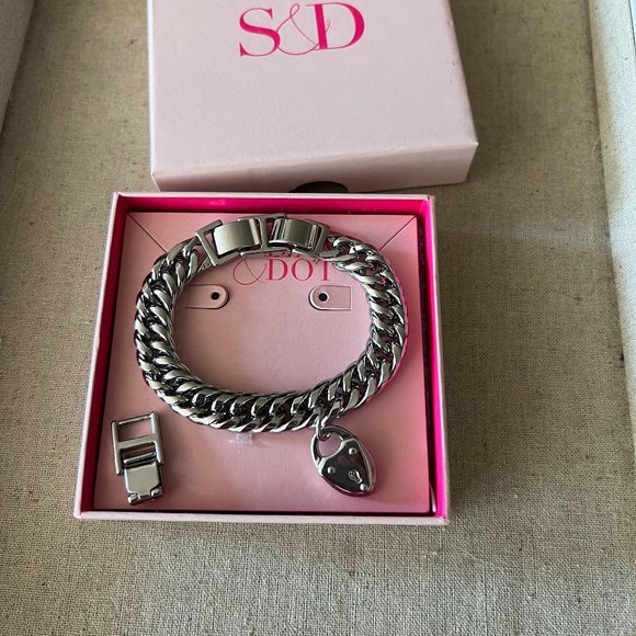 Stella & Dot Heart Lock Bracelet, silver - Picture 1 of 1